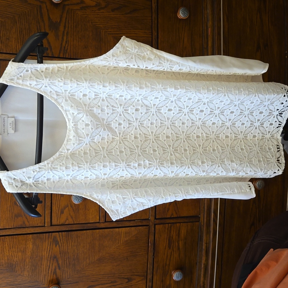 Van Heusen white lace sleeveless blouse. Women's L